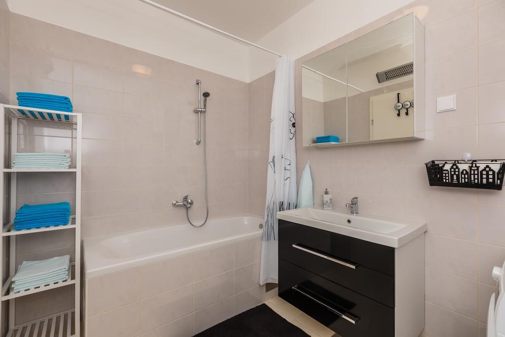 Sky Split Apartment Luaran gambar