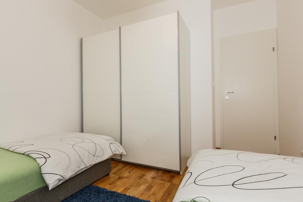 Sky Split Apartment Luaran gambar