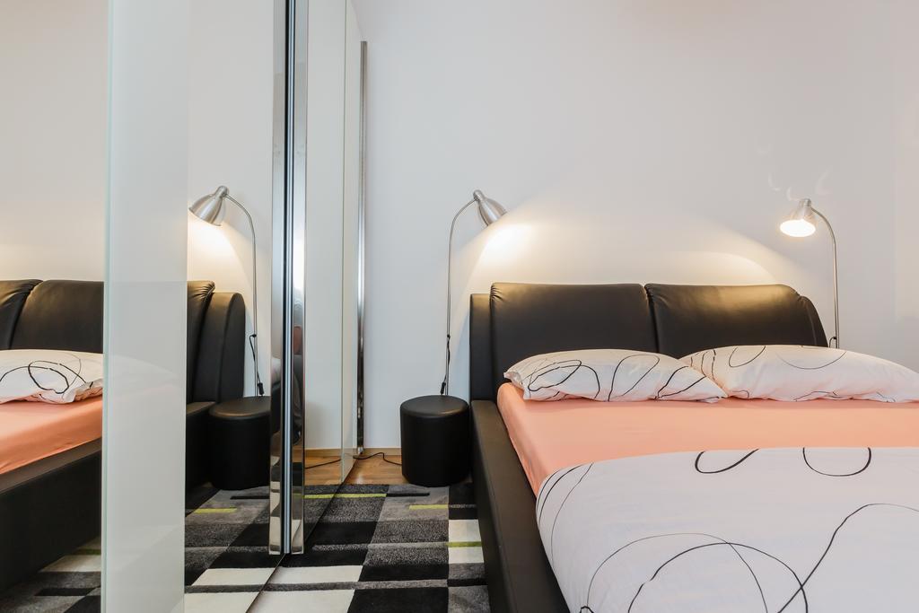Sky Split Apartment Luaran gambar