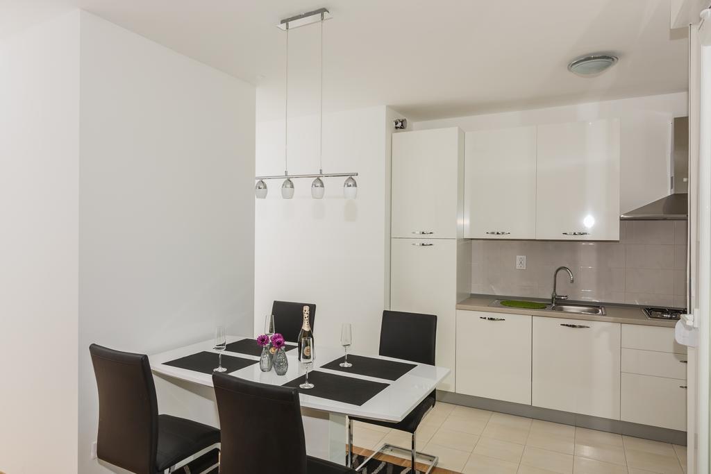 Sky Split Apartment Luaran gambar