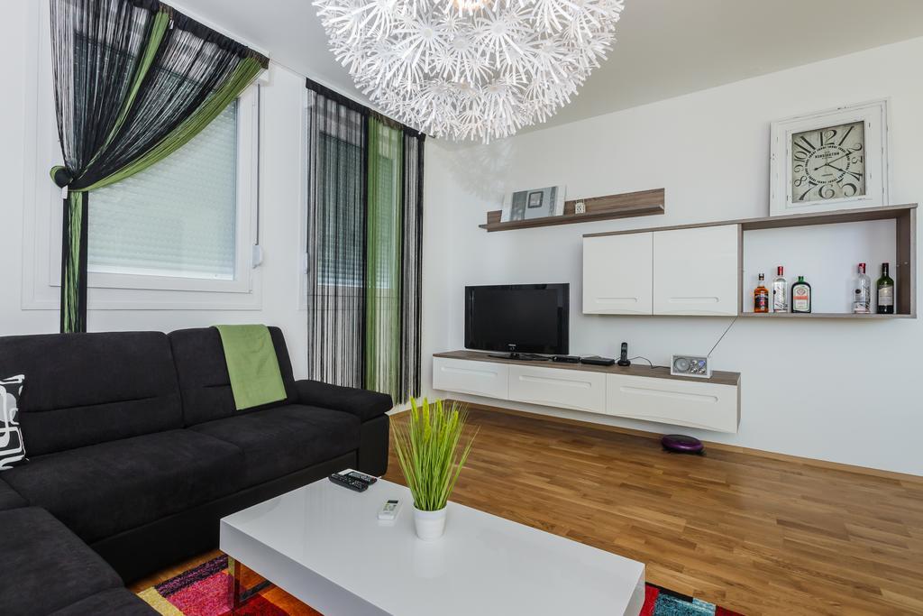 Sky Split Apartment Luaran gambar